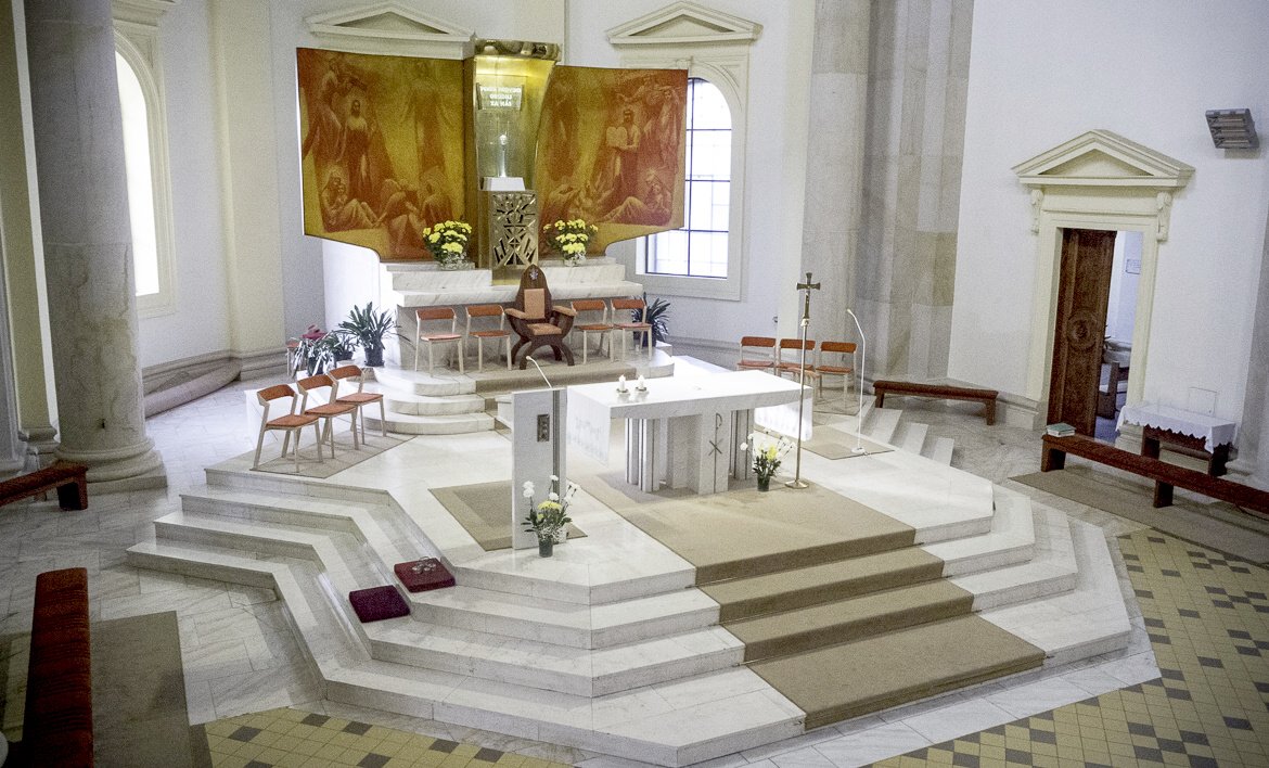 Broadcast is currently offline.